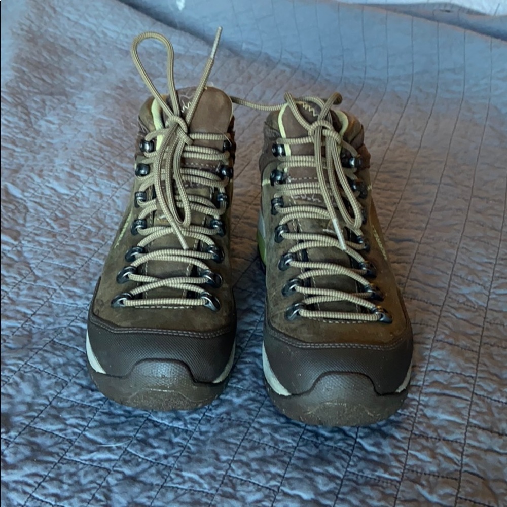Merrill hiking Boot
